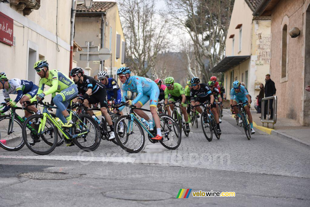 Het peloton in Charleval