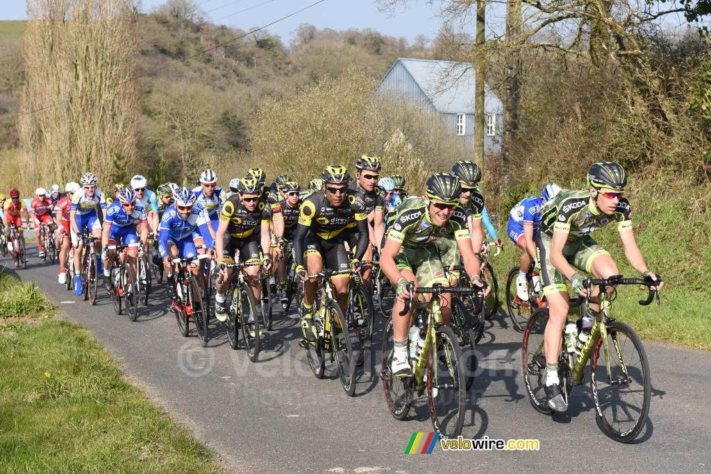 The first peloton back together in the Côte de Roussay led by Armée de Terre/Direct Energie