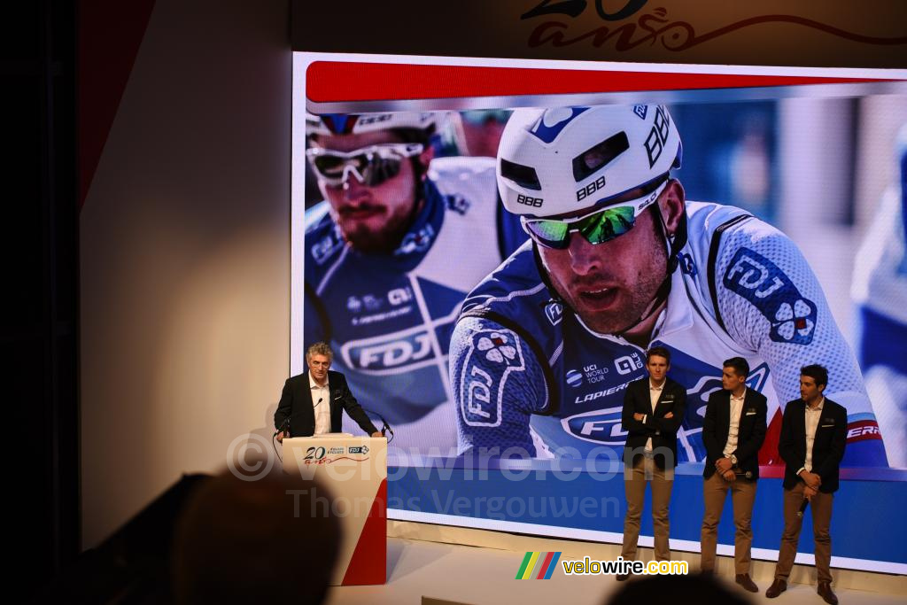 Marc Madiot presenteert de 3 kopmannen van de ploeg: Arnaud Dmare, Arthur Vichot & Thibaut Pinot