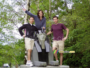 [Sidobre] Nabil, Marie & Benard with a pharaoh made of granite (255x)