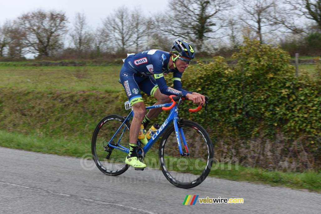 Yoann Offredo (Wanty-Groupe Gobert) chasing