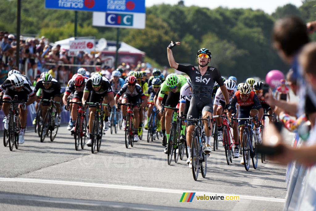 Elia Viviani (Team Sky) remporte la Bretagne Classic 2017