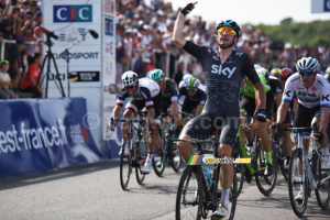 Elia Viviani (Team Sky) remporte la Bretagne Classic 2017 (4) (4890x)