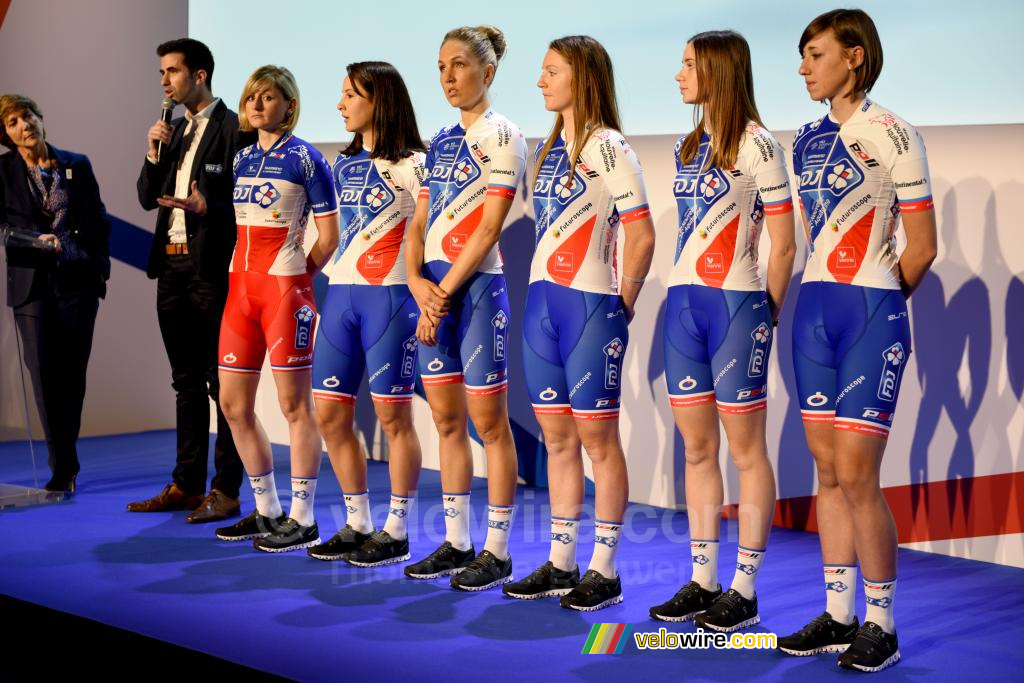 The girls of the FDJ-Nouvelle Aquitaine-Futuroscope team