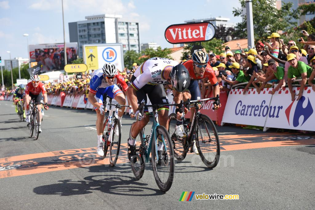 Peter Sagan (Bora-Hansgrohe) remporte l'étape à La Roche-sur-Yon