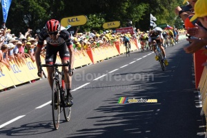 Dan Martin (UAE Team Emirates) wins the stage in Mûr-de-Bretagne (414x)