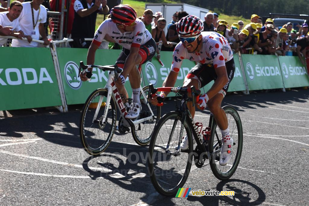 Julian Alaphilippe (Quick-Step) en Jasper Stuyven (Trek-Segafredo) finishen 2de en 3de