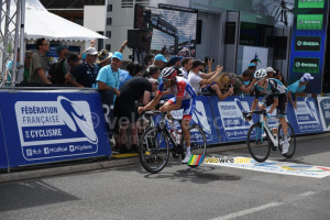 Thibaut Pinot (Groupama-FDJ) starts chasing the breakaway (422x)