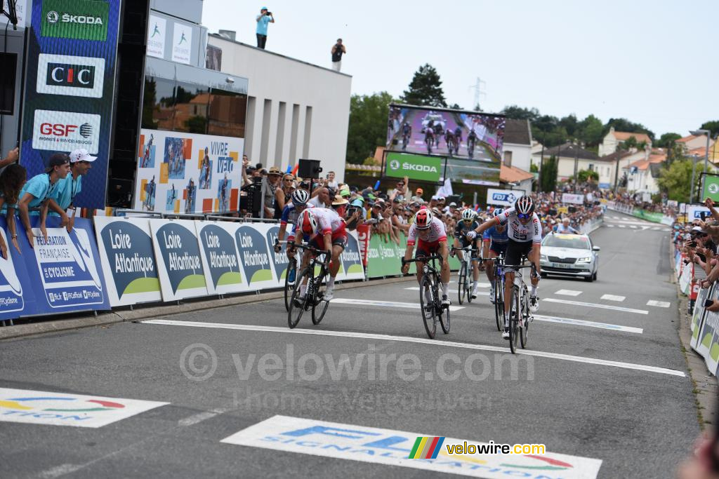 De overwinning voor Warren Barguil (Arkéa-Samsic)