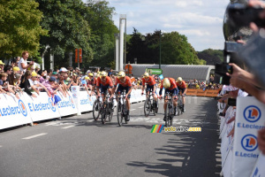 L'équipe Bahrain-Merida (836x)