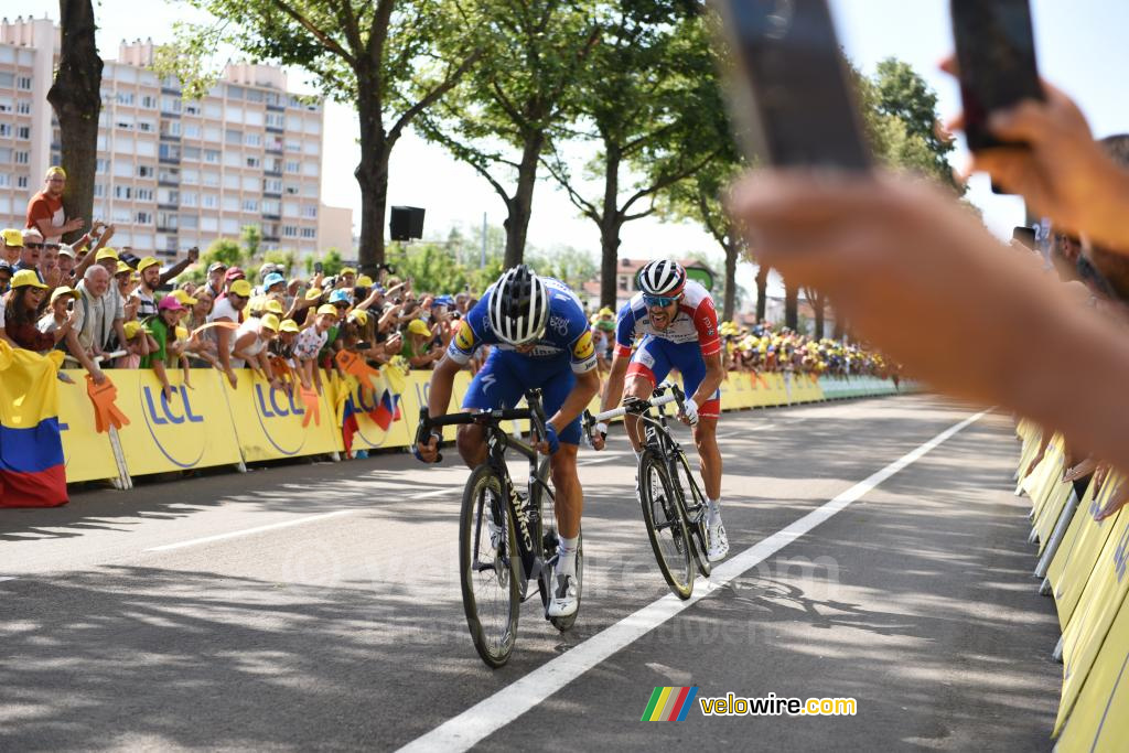 Julian Alaphilippe (Deceuninck - Quick-Step) & Thibaut Pinot (Groupama-FDJ)