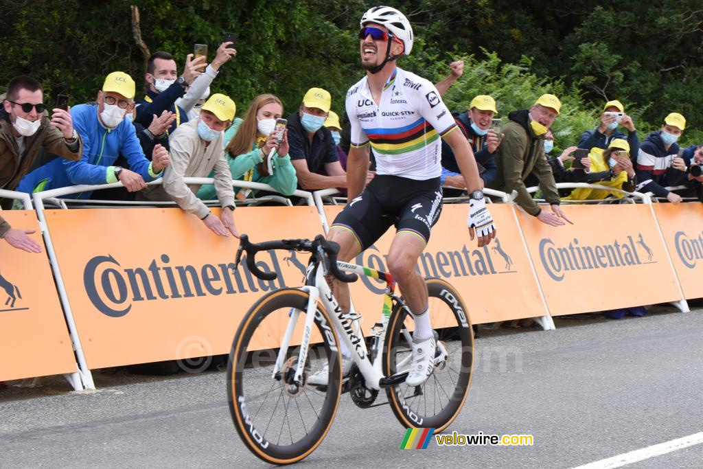 Etappewinst Julian Alaphilippe (Deceuninck – Quick-Step) in Landerneau (2)