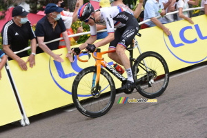 Matej Mohoric (Bahrain Victorious) en route vers la victoire (2) (527x)