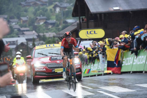 Dylan Teuns (Bahrain Victorious) remporte l'étape au Grand Bornand (519x)