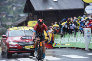 Dylan Teuns (Bahrain Victorious) remporte l'étape au Grand Bornand (2) (444x)