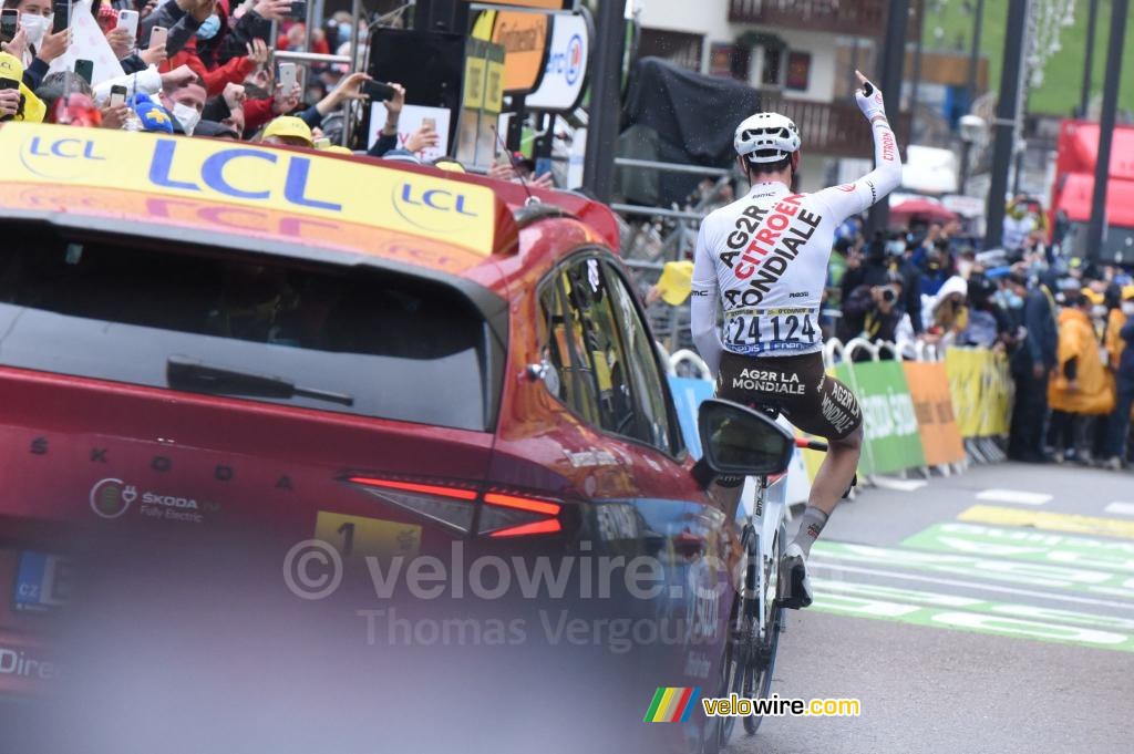 Ben O'Connor (AG2R Citroën Team) wint de etappe in Tignes (2)