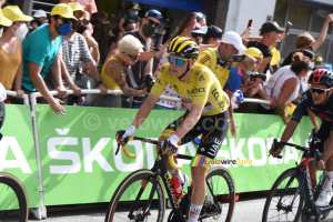 Tadej Pogacar (UAE Team Emirates) en jaune en Andorre (349x)