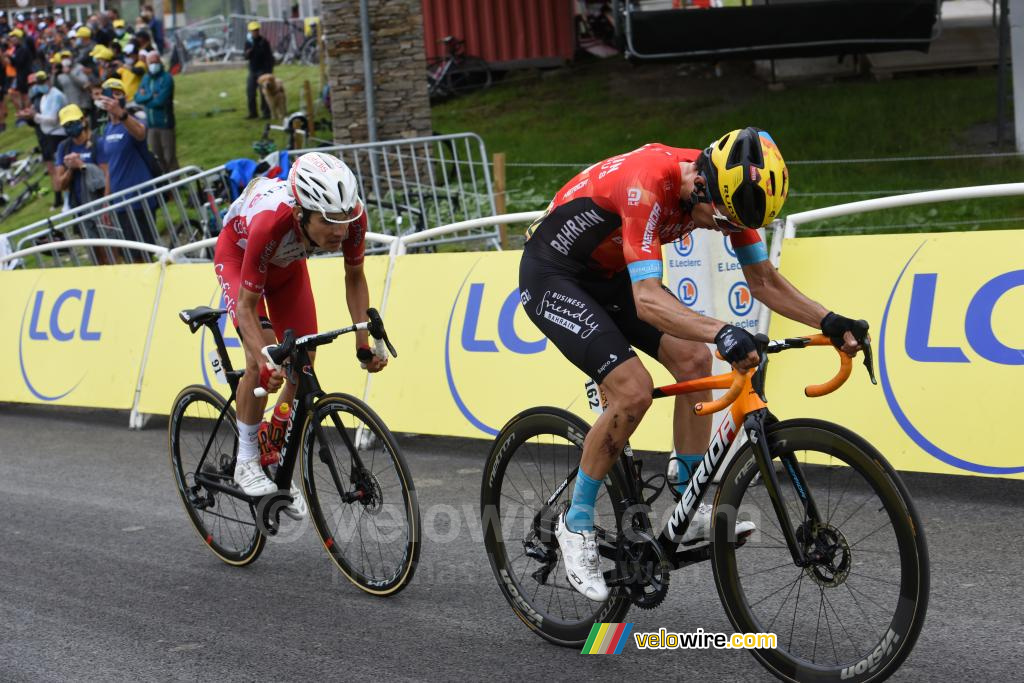 Peio Bilbao (Bahrain Victorious) & Guillaume Martin (Cofidis)