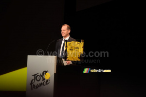 The new trophy of the Tour de France (13990x)
