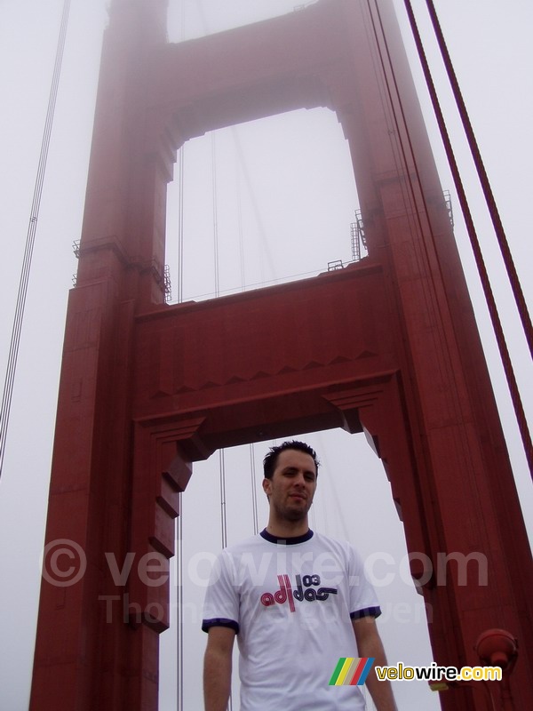 Fehmi op de Golden Gate Bridge