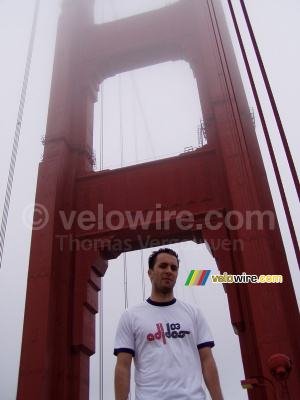 Fehmi sur le Golden Gate Bridge (277x)