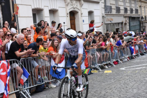 Itamar Einhorn (Israel) dans la première montée de la Butte Montmartre (110x)