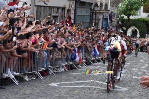 Remco Evenepoel (Belgique) & Valentin Madouas (France) dans la deuxième montée de la Butte Montmartre (134x)