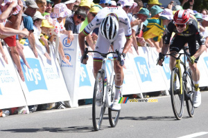 Tadej Pogacar (UAE Team Emirates) takes the victory ahead of Jonas Vingegaard (Team Visma | Lease a Bike) (31x)