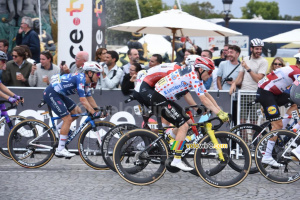 Jonas Vingegaard (Team Visma | Lease a Bike) en maillot à pois (12x)