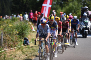 The breakaway of the 9th stage at the Suc au May, withTom Pidcock, Quinn Simmons and Tobias Johannessen (12x)