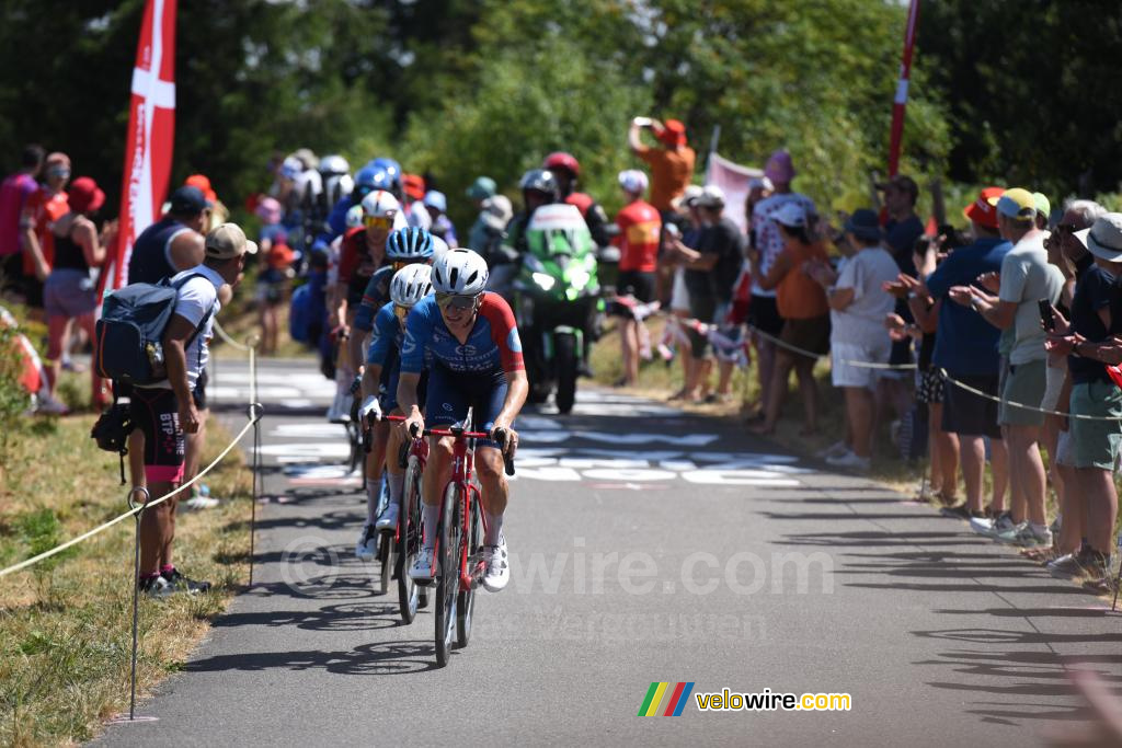 De achtervolgers met Ewen Costiou en Clément Braz Afonso (Groupama-FDJ United, 9e etappe)