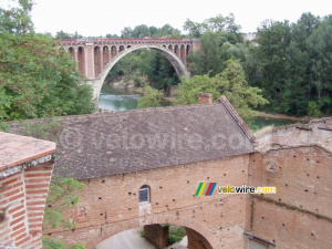 Le pont de Rabastens à Couffouleux (457x)