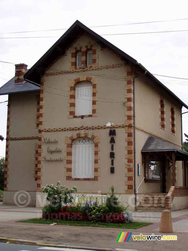 The city hall in Couffouleux