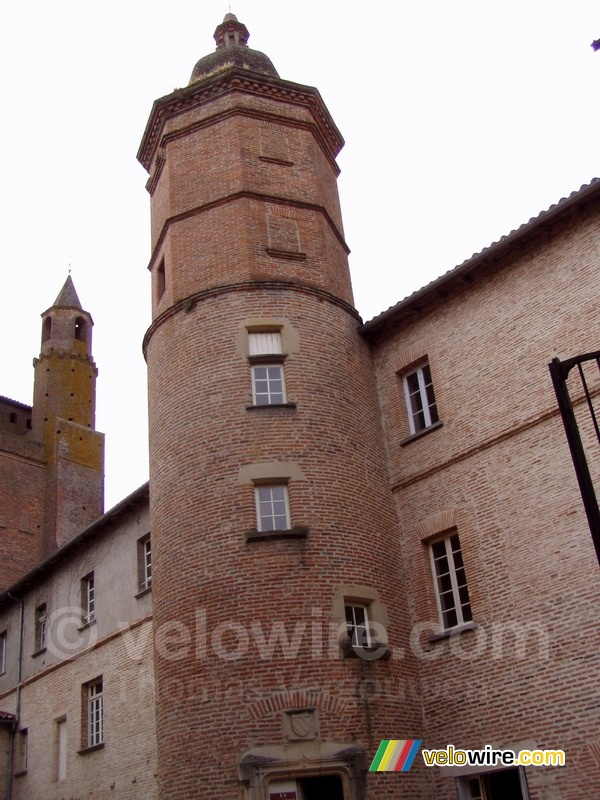 De toren van het gemeentehuis van Rabastens