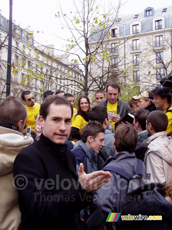 Alex en Jean Dujardin (de acteur)