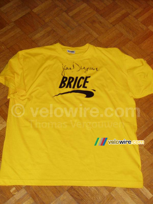 My T-Shirt with Jean Dujardin's signature! (651x)