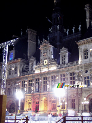 Hôtel de Ville et une des patinoires parisiennes (293x)