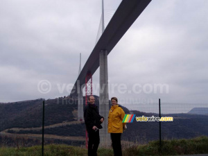 My parents next to the viaduct of Millau (404x)