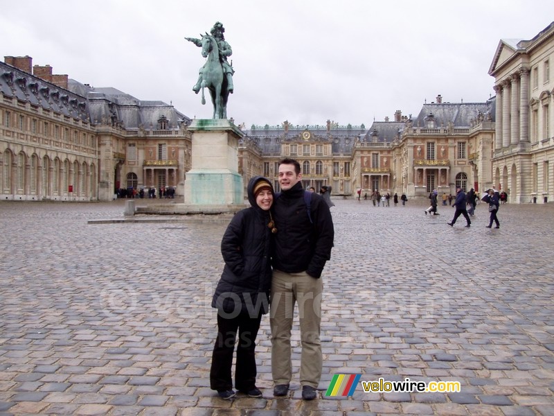 Almudena & Bas in front of the castle of Versailles