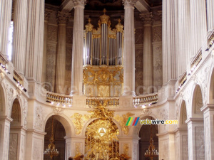 L'orgue au-dessus de l'autel au Château de Versailles (635x)
