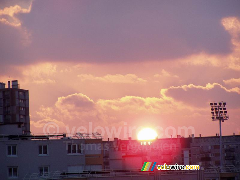 Le coucher du soleil vu depuis ma salle de bains