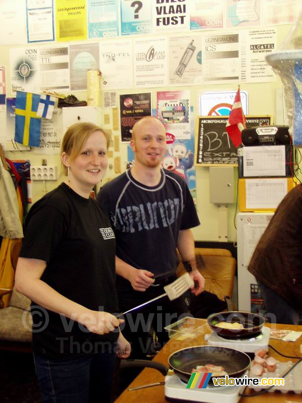 Marian & Coen bake eggs for the 