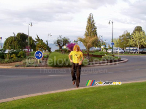 Cédric sur le rond-point (214x)