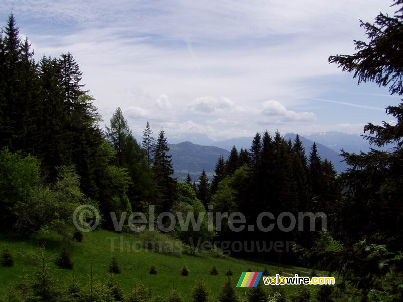 Vue depuis les montagnes près de Bons-en-Chablais