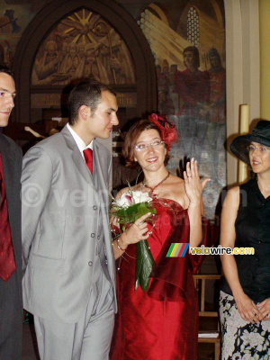Cédric & Isabelle avec la bague (228x)