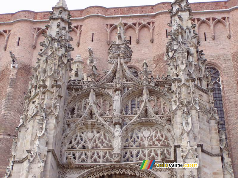 L'entrée du Basilique Sainte-Cécile