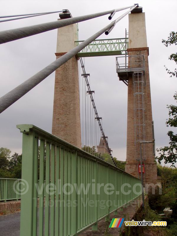 The bridge between Saint-Sulpice and Couffouleux