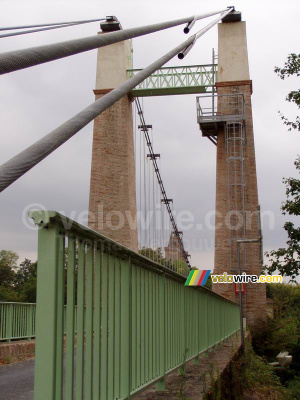 The bridge between Saint-Sulpice and Couffouleux (430x)
