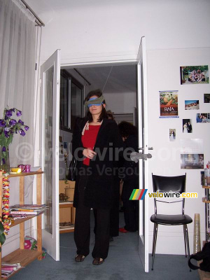Marie-Laure arrives at Anne-Cécile's place (322x)