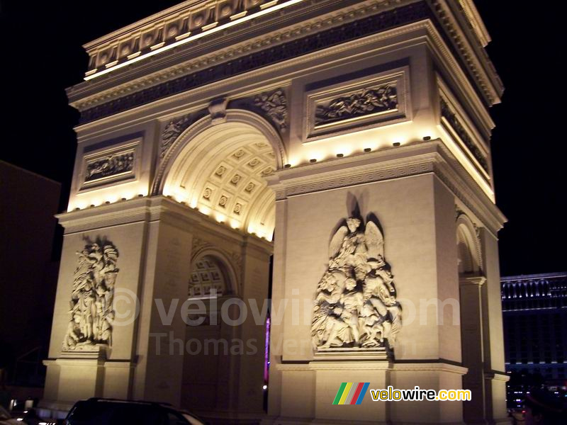 Une réplique de l'Arc de Triomphe